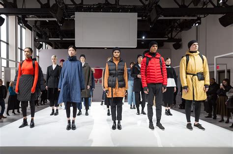 Uniqlo Fashion Show i Shanghai – En Kulturell Fusion med den Mystiske Undersköterskan U Wen